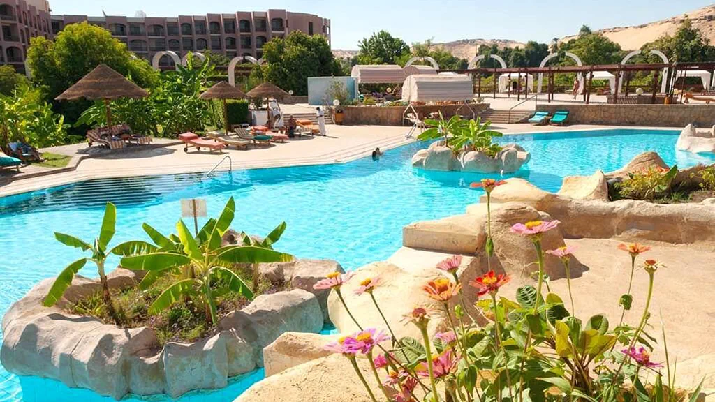 الفندق بيراميزا ايزيس ايلاند ريزورت - أسوان